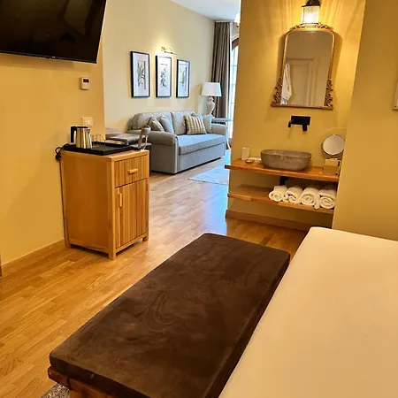 فندق Blerina's Agritourism Concept *